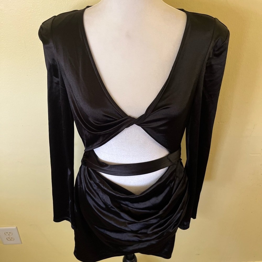 Better Be Black Cut-Out Long Sleeve Dress Size Medium - Picture 3 of 8
